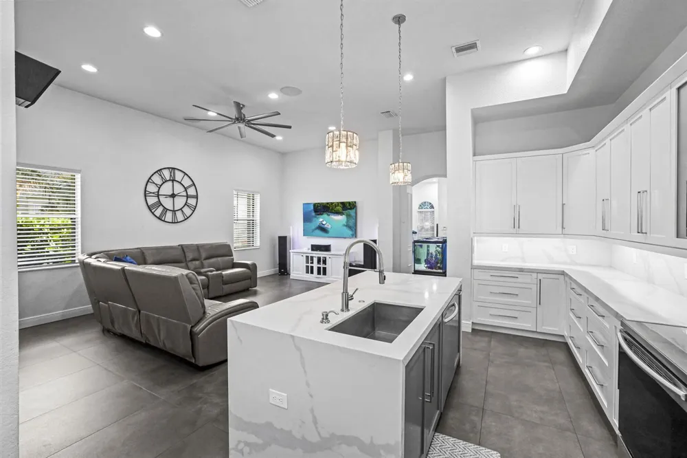 455 Cresta Circle West Palm Beach, FL 33413