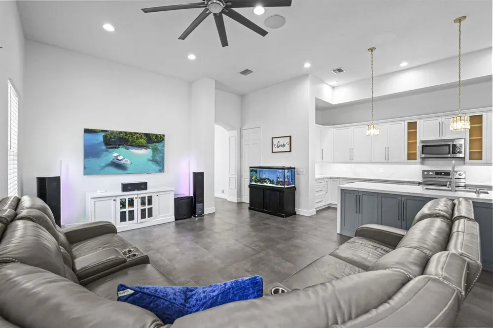 455 Cresta Circle West Palm Beach, FL 33413