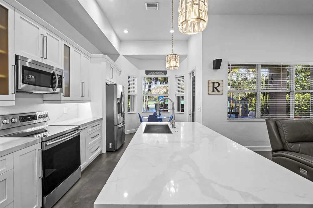 455 Cresta Circle West Palm Beach, FL 33413