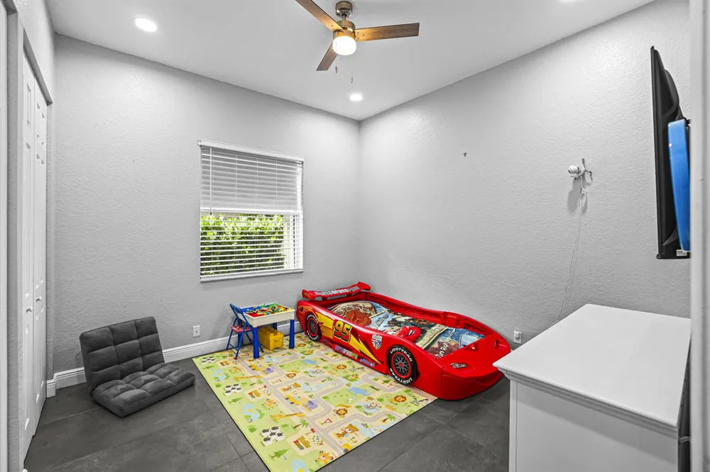 455 Cresta Circle West Palm Beach, FL 33413
