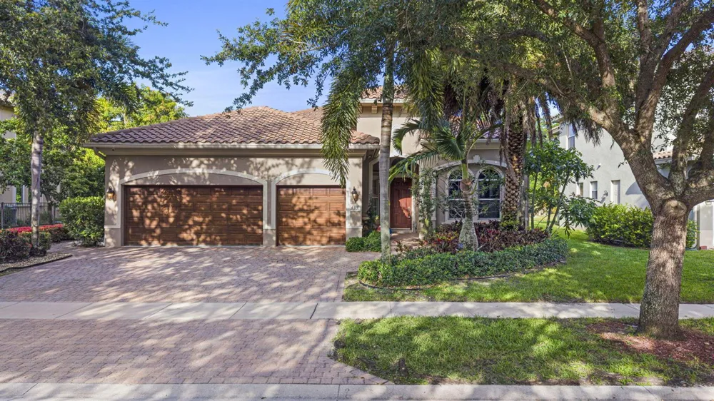 455 Cresta Circle West Palm Beach, FL 33413