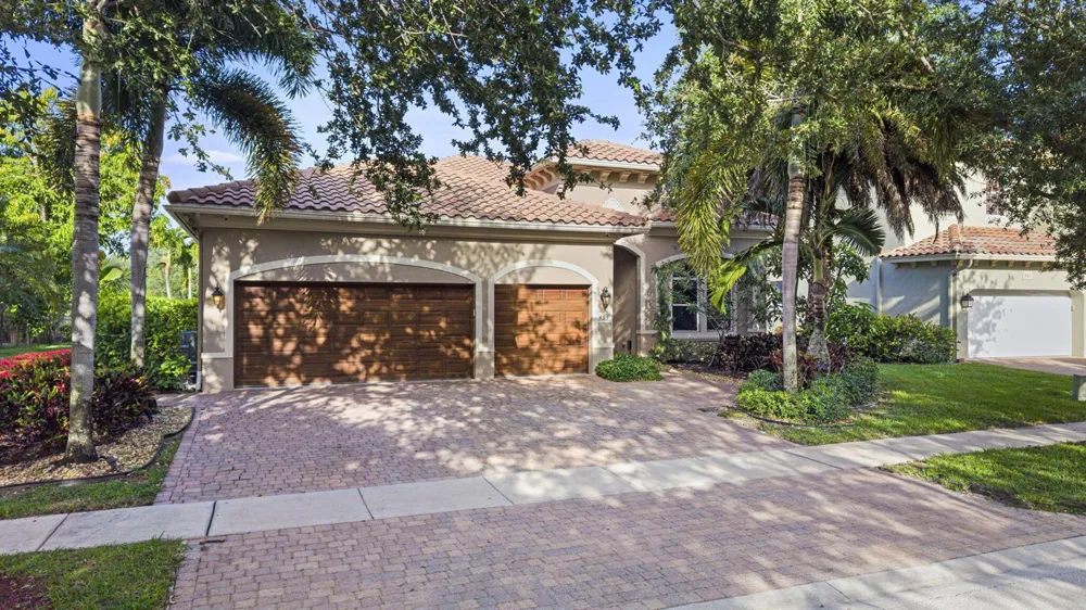 455 Cresta Circle West Palm Beach, FL 33413