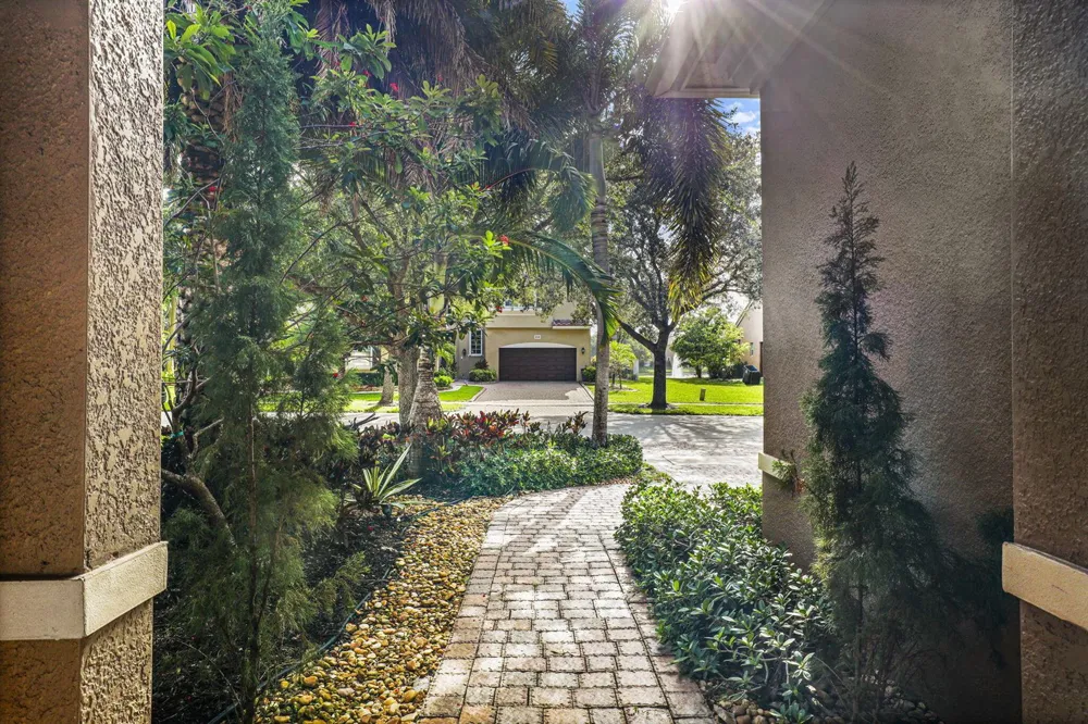 455 Cresta Circle West Palm Beach, FL 33413