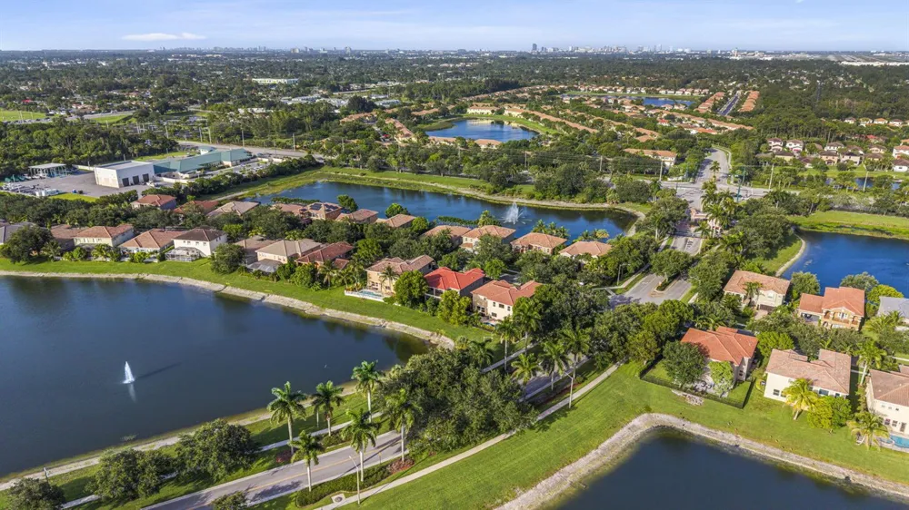 455 Cresta Circle West Palm Beach, FL 33413
