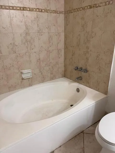 208 Wimbledon Lake Drive #208 Plantation, FL 33324
