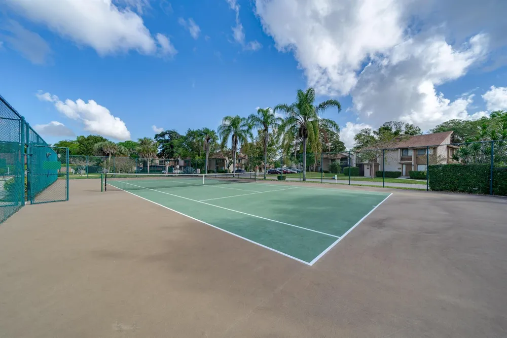208 Wimbledon Lake Drive #208 Plantation, FL 33324