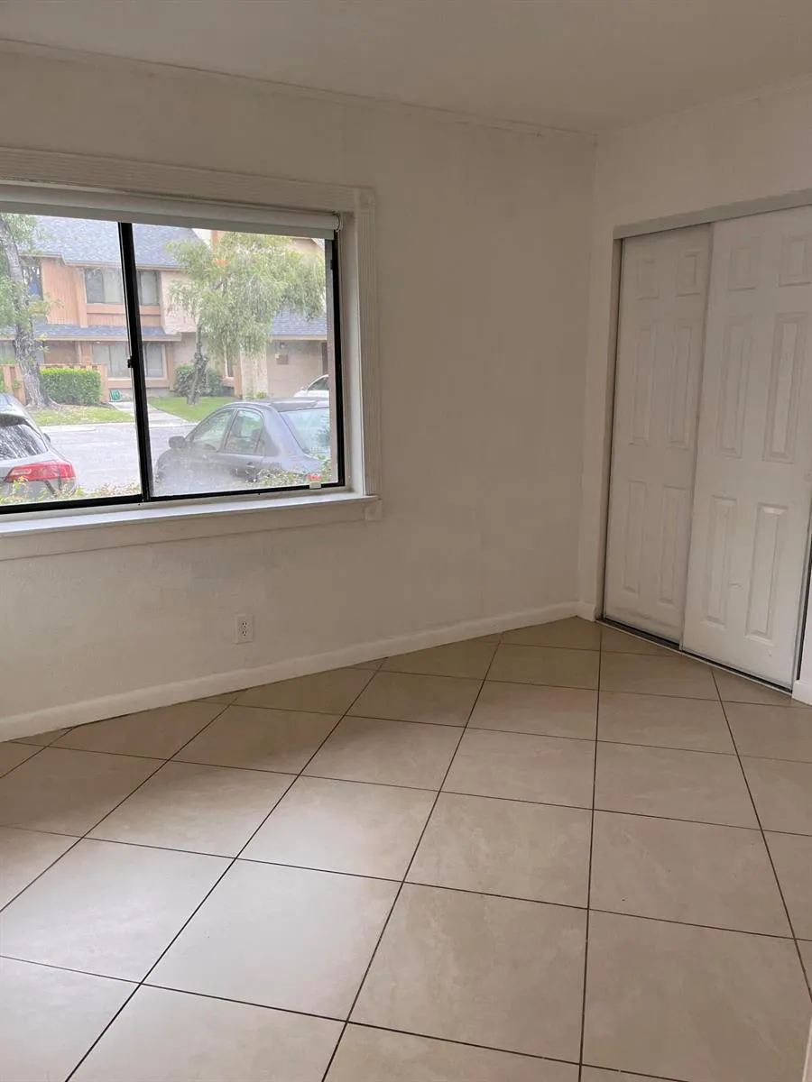 208 Wimbledon Lake Drive #208 Plantation, FL 33324