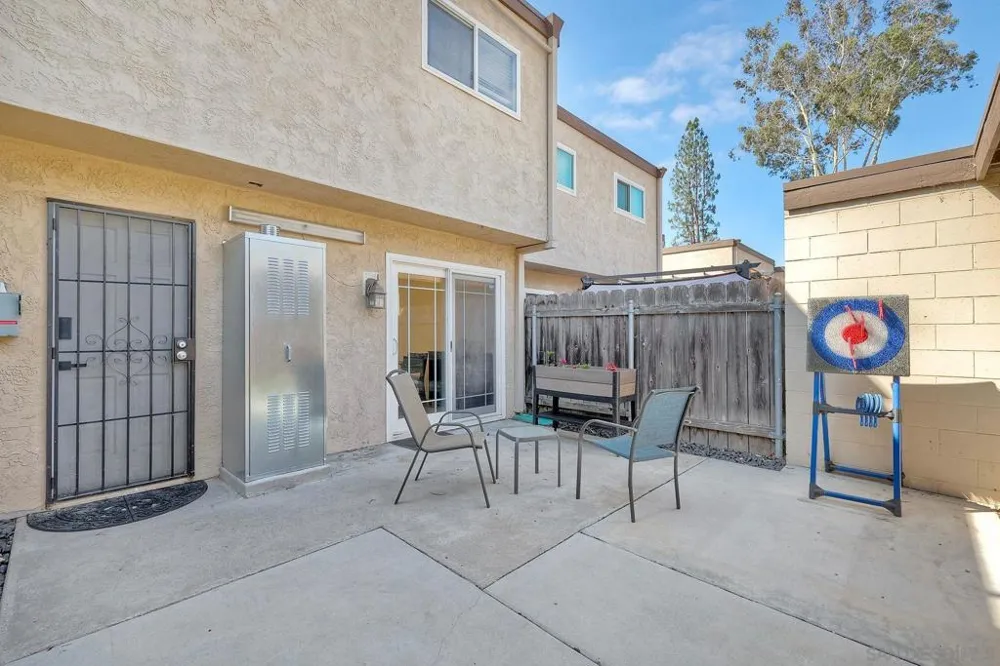 11217 Via Madonna Santee, CA 92071