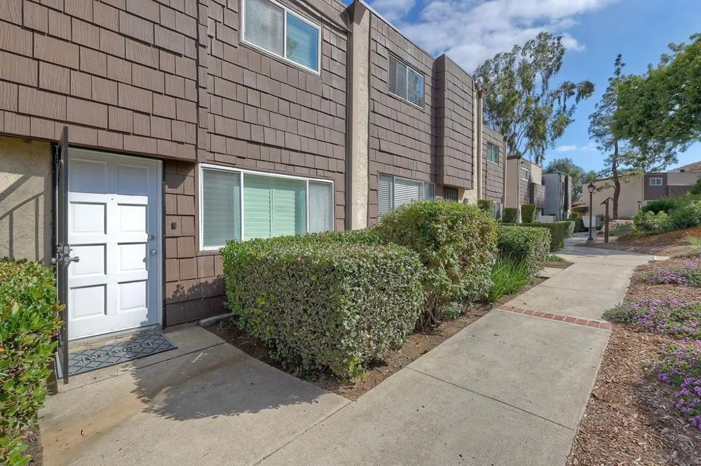 11217 Via Madonna Santee, CA 92071