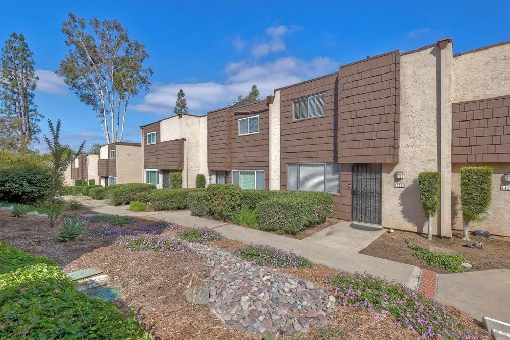 11217 Via Madonna Santee, CA 92071