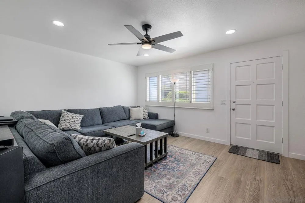 11217 Via Madonna Santee, CA 92071