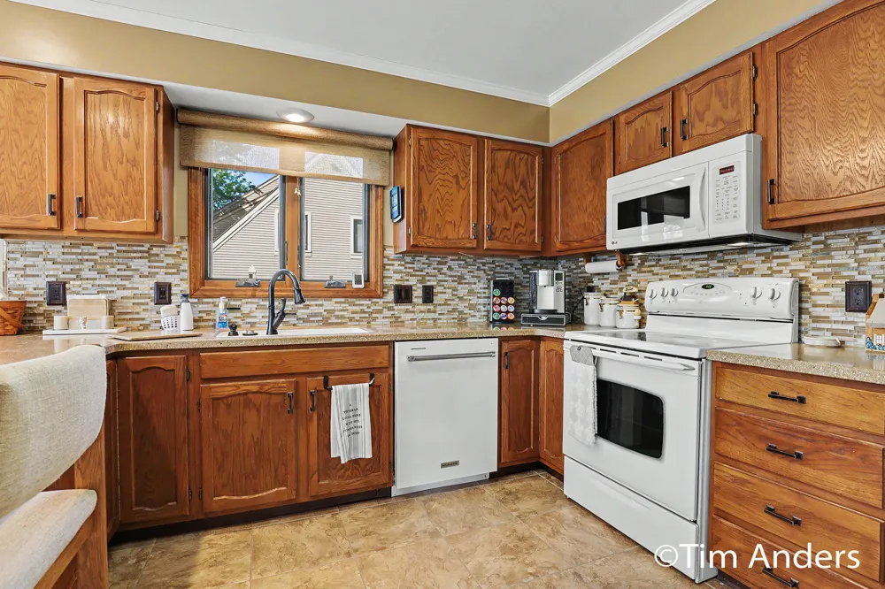 6090 Arroyo Vista Drive NE Rockford, MI 49341