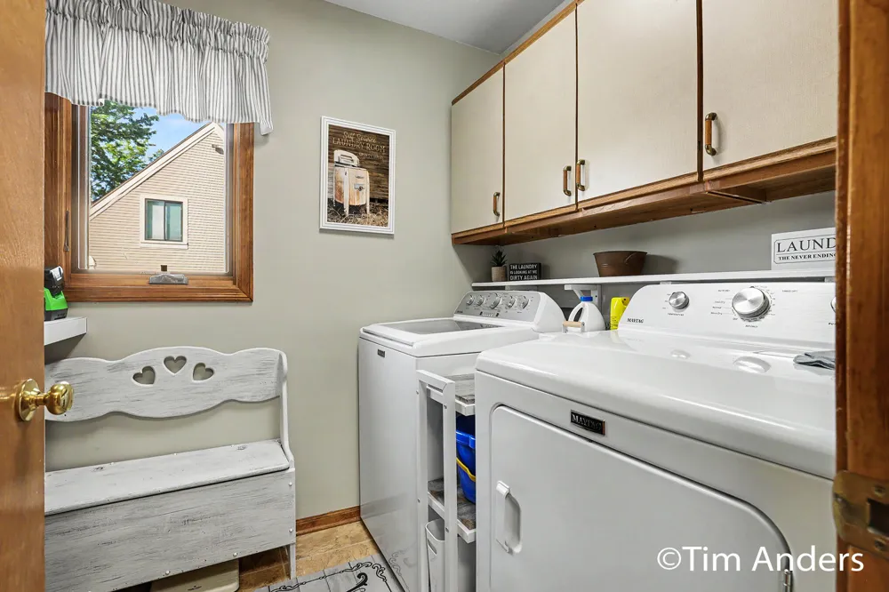6090 Arroyo Vista Drive NE Rockford, MI 49341