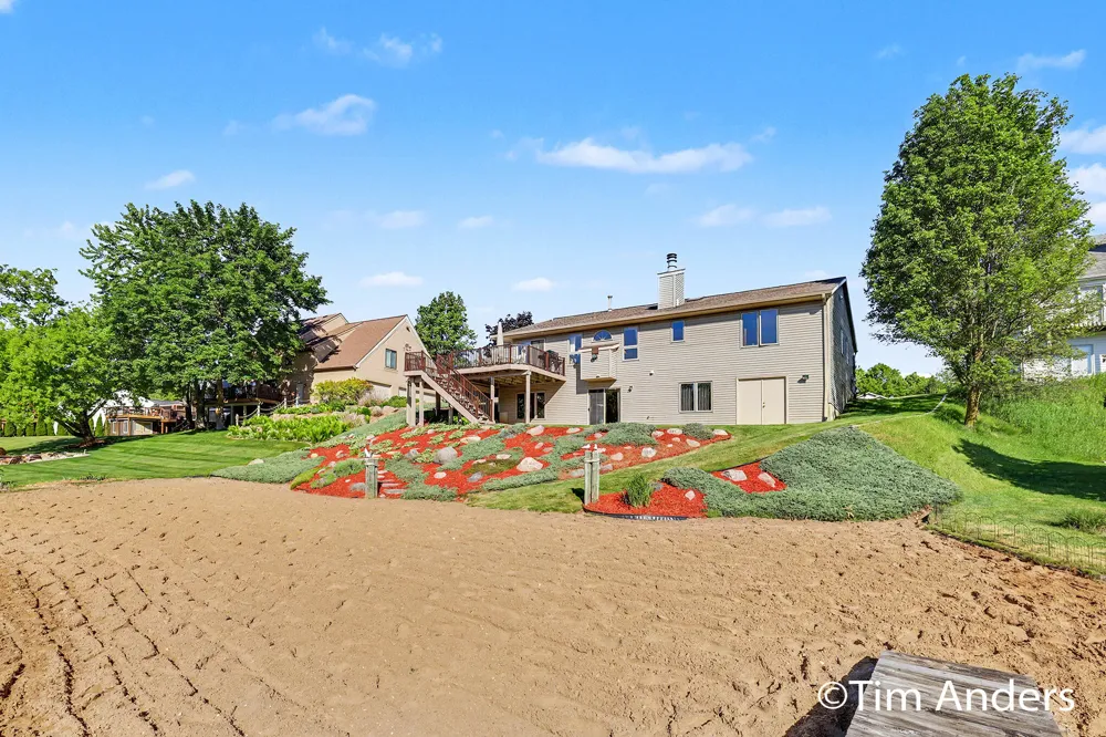 6090 Arroyo Vista Drive NE Rockford, MI 49341