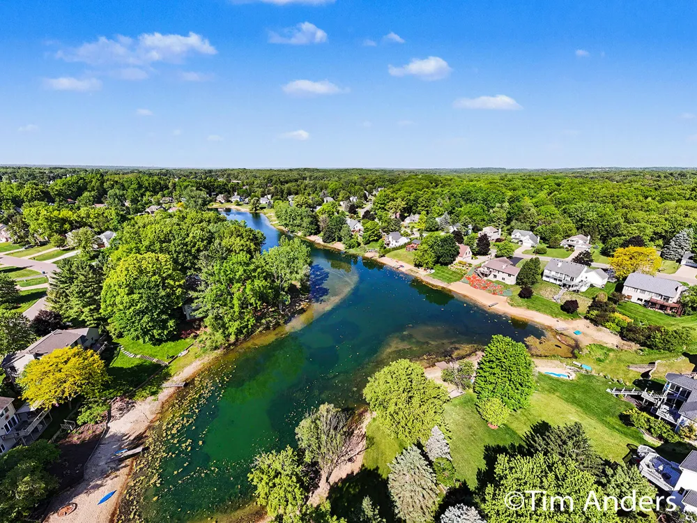 6090 Arroyo Vista Drive NE Rockford, MI 49341