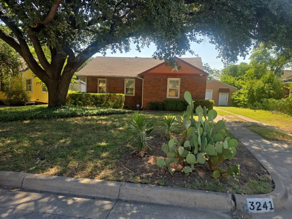 3241 Sandage Avenue Fort Worth, TX 76109