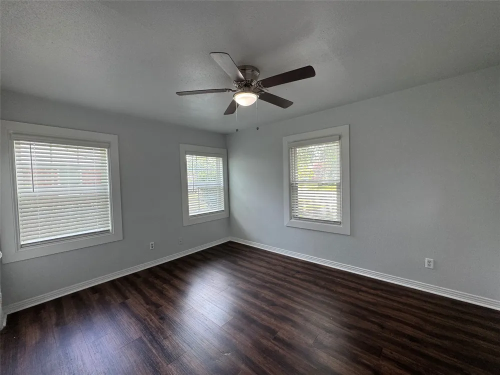 3241 Sandage Avenue Fort Worth, TX 76109