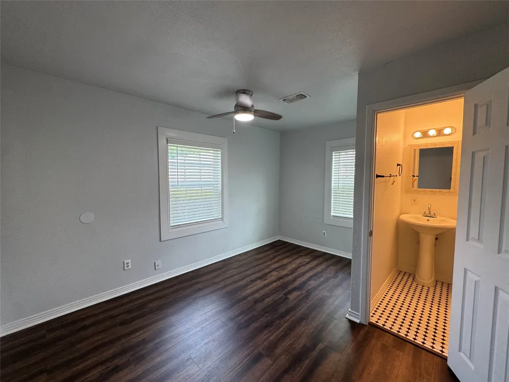 3241 Sandage Avenue Fort Worth, TX 76109