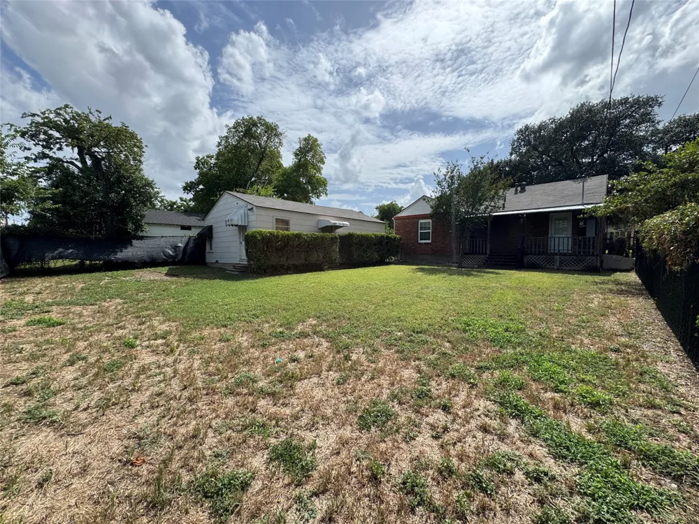 3241 Sandage Avenue Fort Worth, TX 76109
