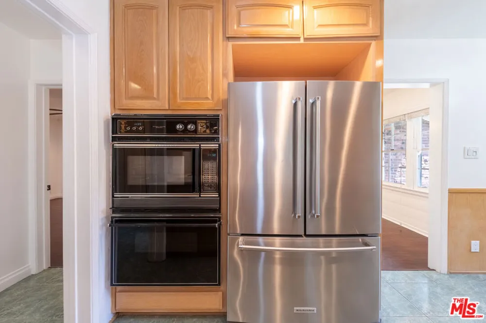4421 Strohm Avenue Toluca Lake, CA 91602