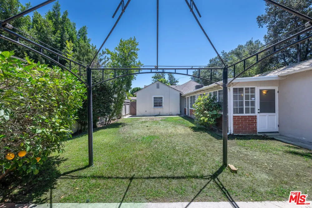 4421 Strohm Avenue Toluca Lake, CA 91602
