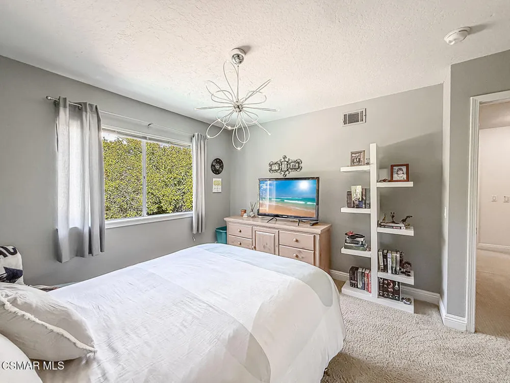 3262 Futura Thousand Oaks, CA 91362
