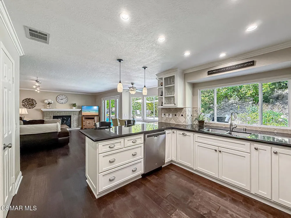 3262 Futura Thousand Oaks, CA 91362