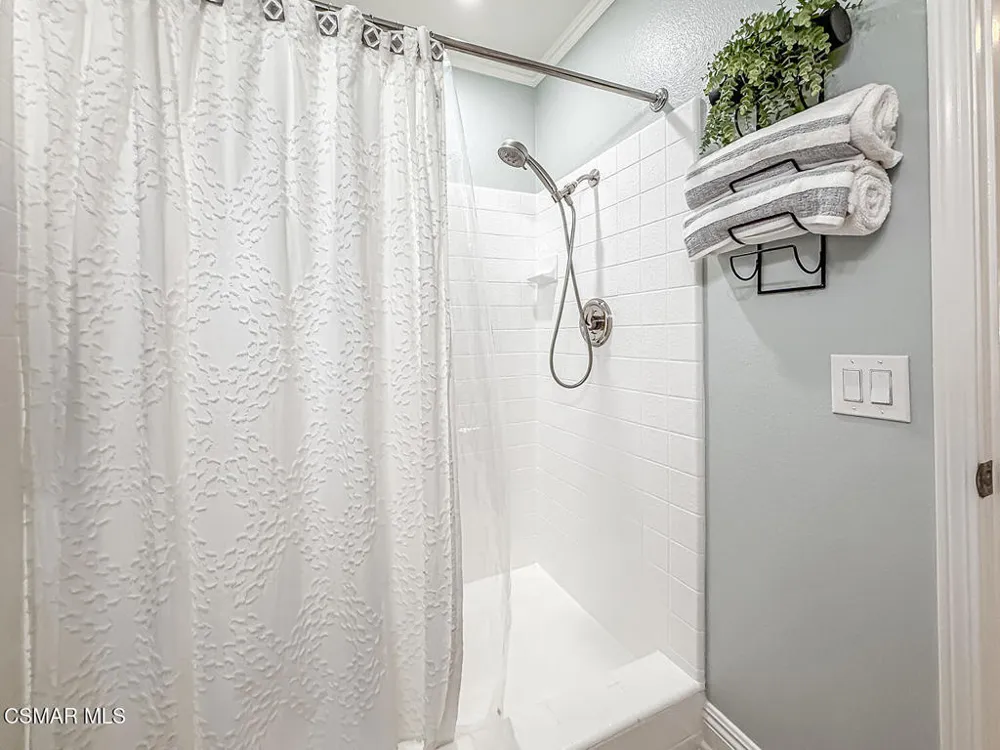 3262 Futura Thousand Oaks, CA 91362