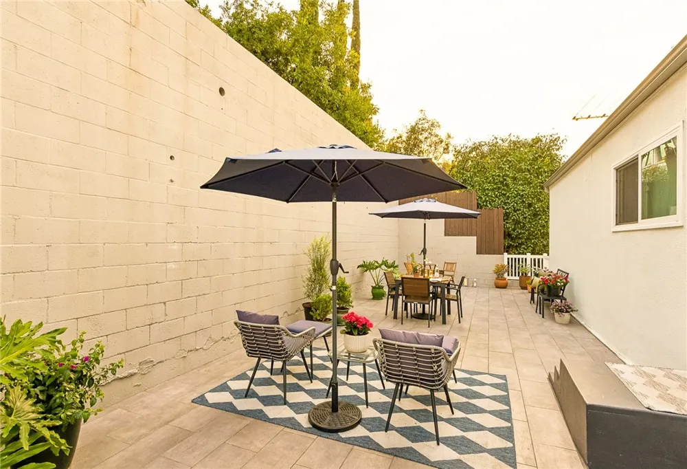 12452 Laurel Terrace Drive Studio City, CA 91604