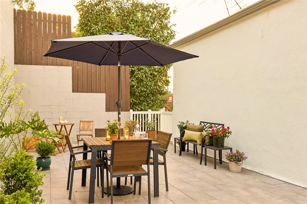 12452 Laurel Terrace Drive Studio City, CA 91604