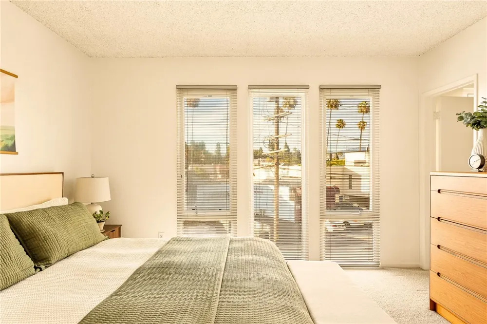 12452 Laurel Terrace Drive Studio City, CA 91604