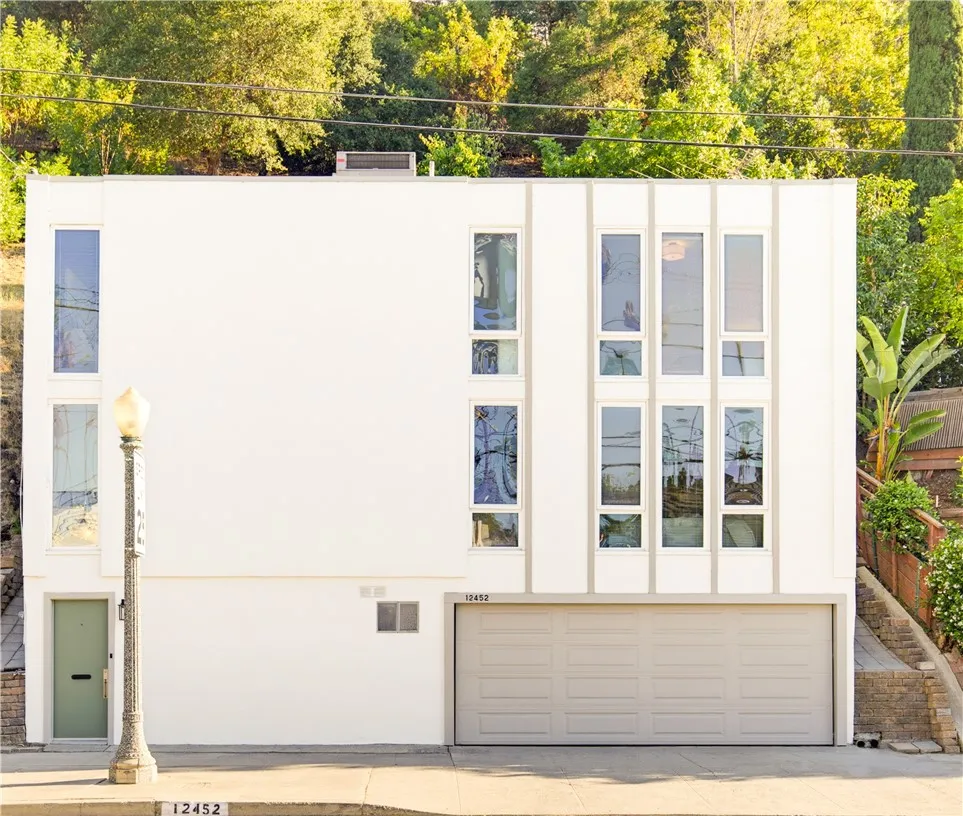 12452 Laurel Terrace Drive Studio City, CA 91604