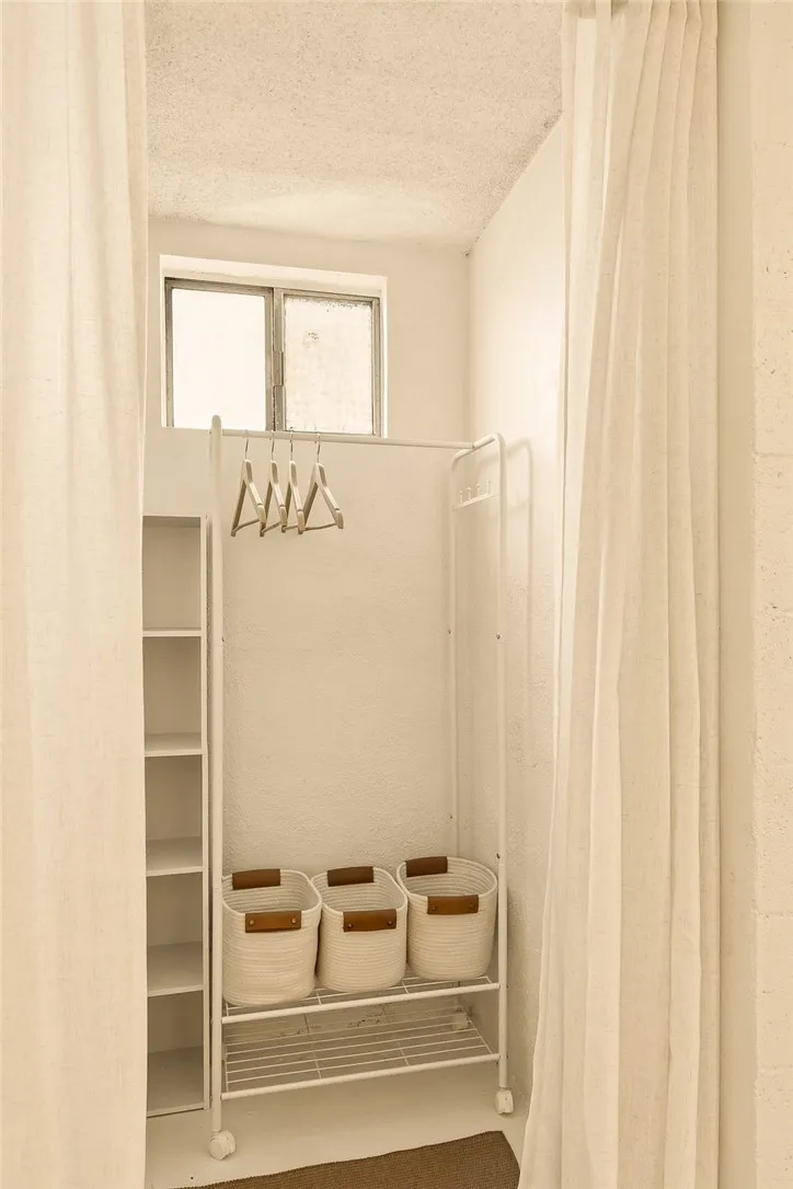 12452 Laurel Terrace Drive Studio City, CA 91604