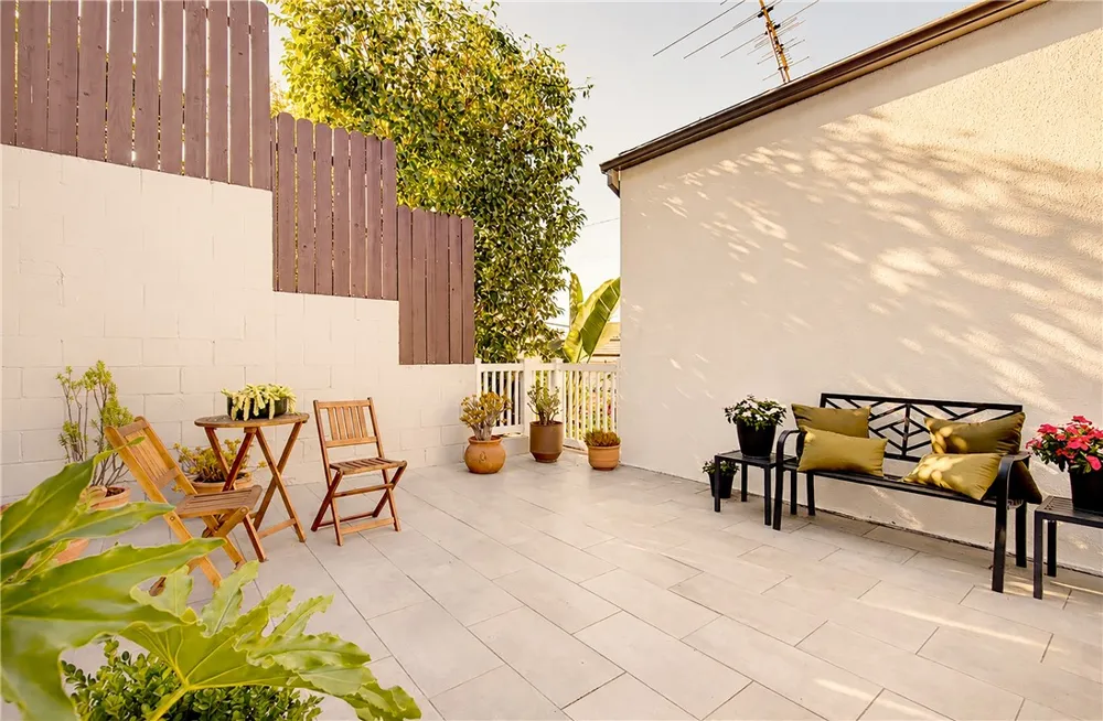 12452 Laurel Terrace Drive Studio City, CA 91604