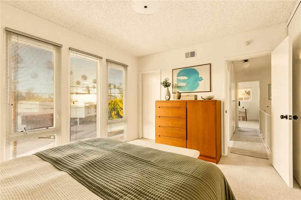 12452 Laurel Terrace Drive Studio City, CA 91604