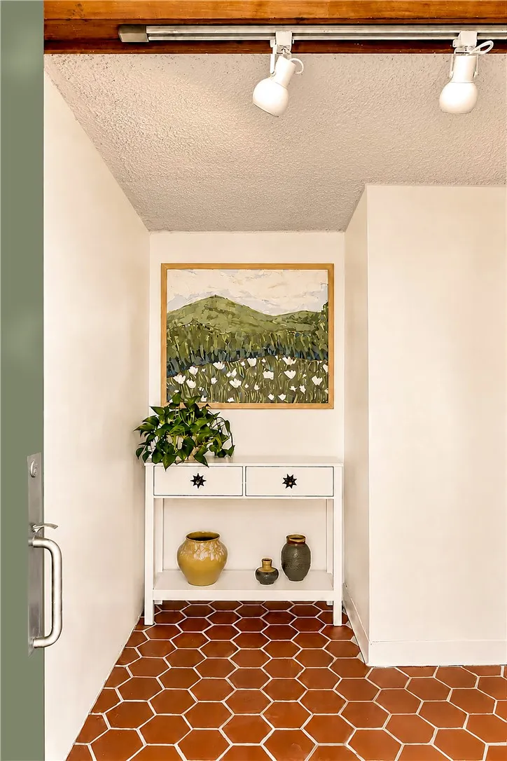 12452 Laurel Terrace Drive Studio City, CA 91604