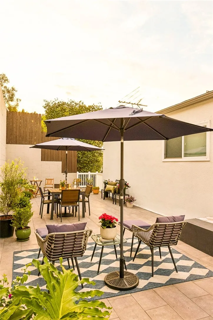 12452 Laurel Terrace Drive Studio City, CA 91604