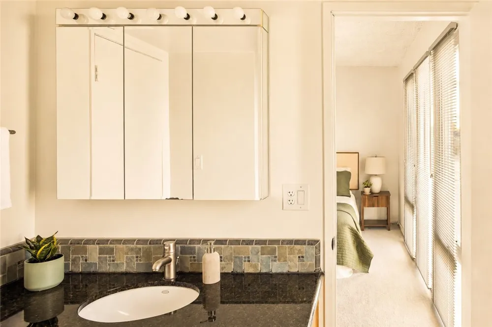 12452 Laurel Terrace Drive Studio City, CA 91604