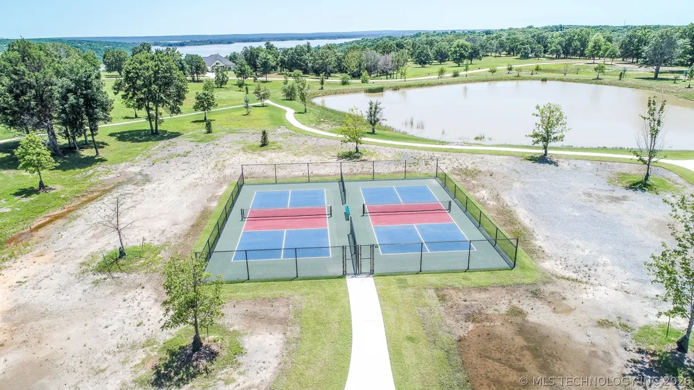 139 Patriot Pointe Eufaula, OK 74432