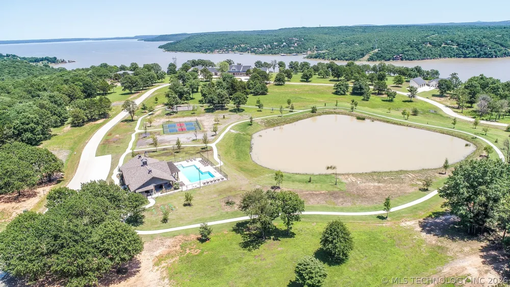 139 Patriot Pointe Eufaula, OK 74432