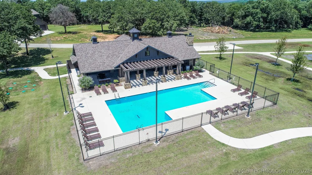136 Patriot Pointe Eufaula, OK 74432