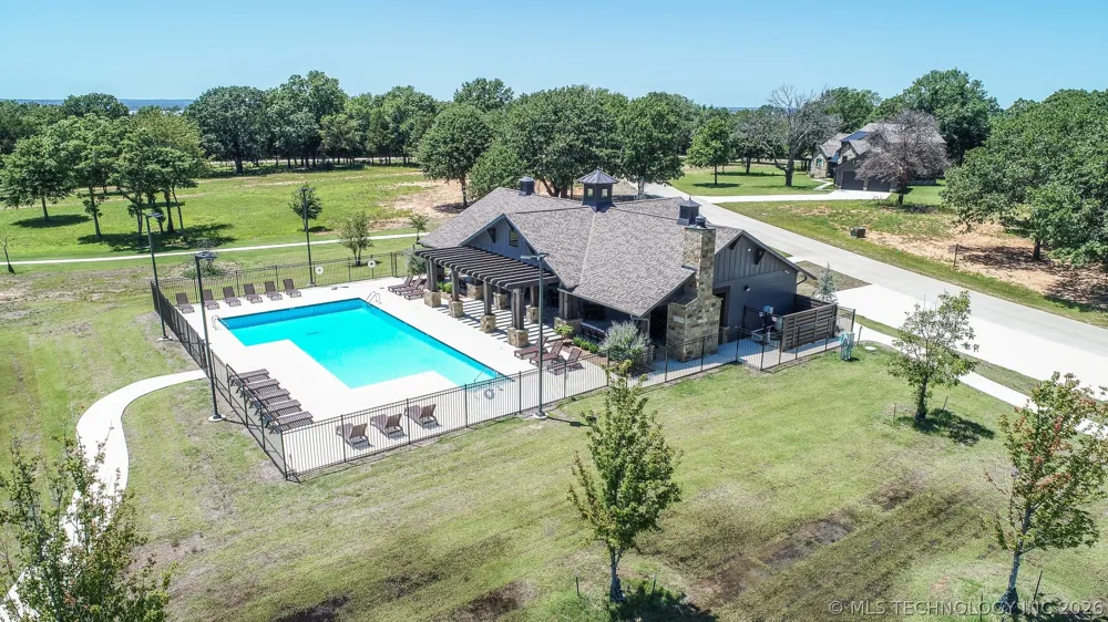 136 Patriot Pointe Eufaula, OK 74432