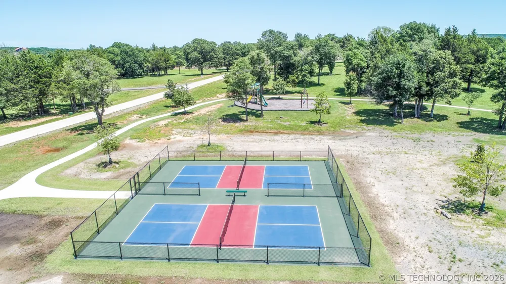 136 Patriot Pointe Eufaula, OK 74432