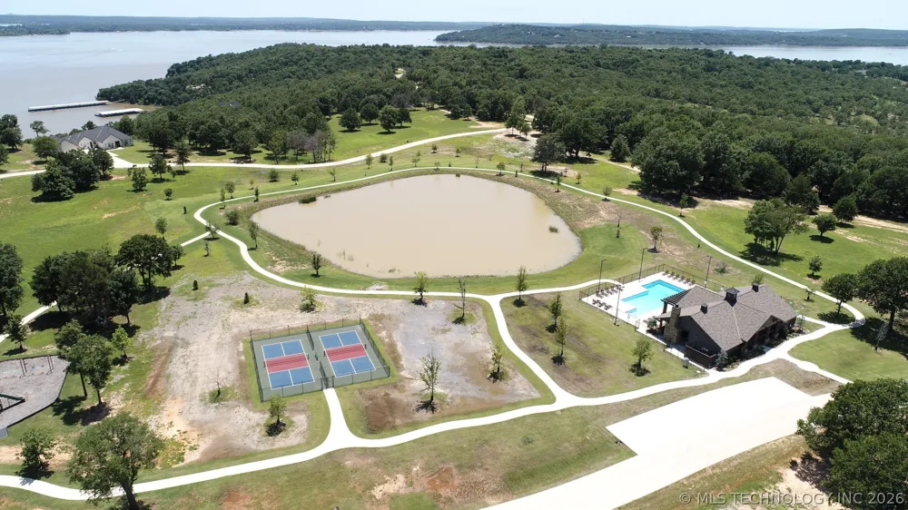 136 Patriot Pointe Eufaula, OK 74432