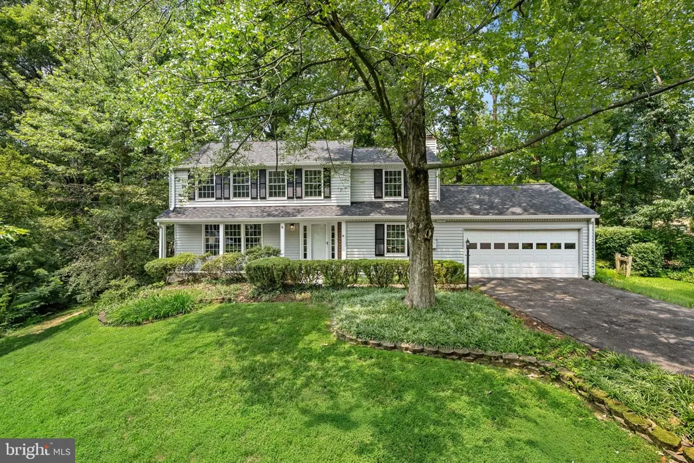 2284 DOSINIA COURT Reston, VA 20191