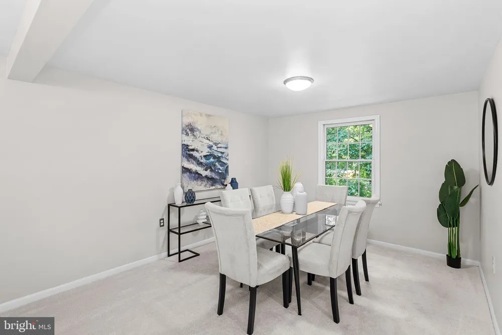 2284 DOSINIA COURT Reston, VA 20191