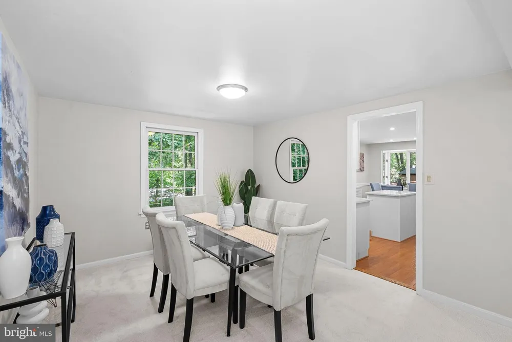 2284 DOSINIA COURT Reston, VA 20191