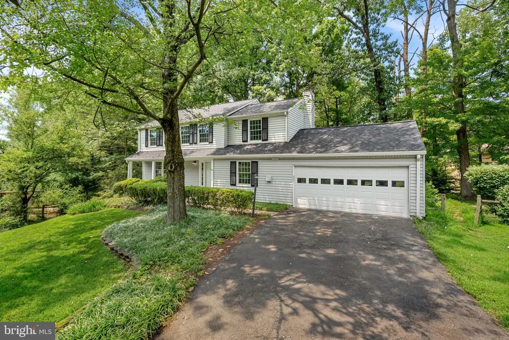 2284 DOSINIA COURT Reston, VA 20191