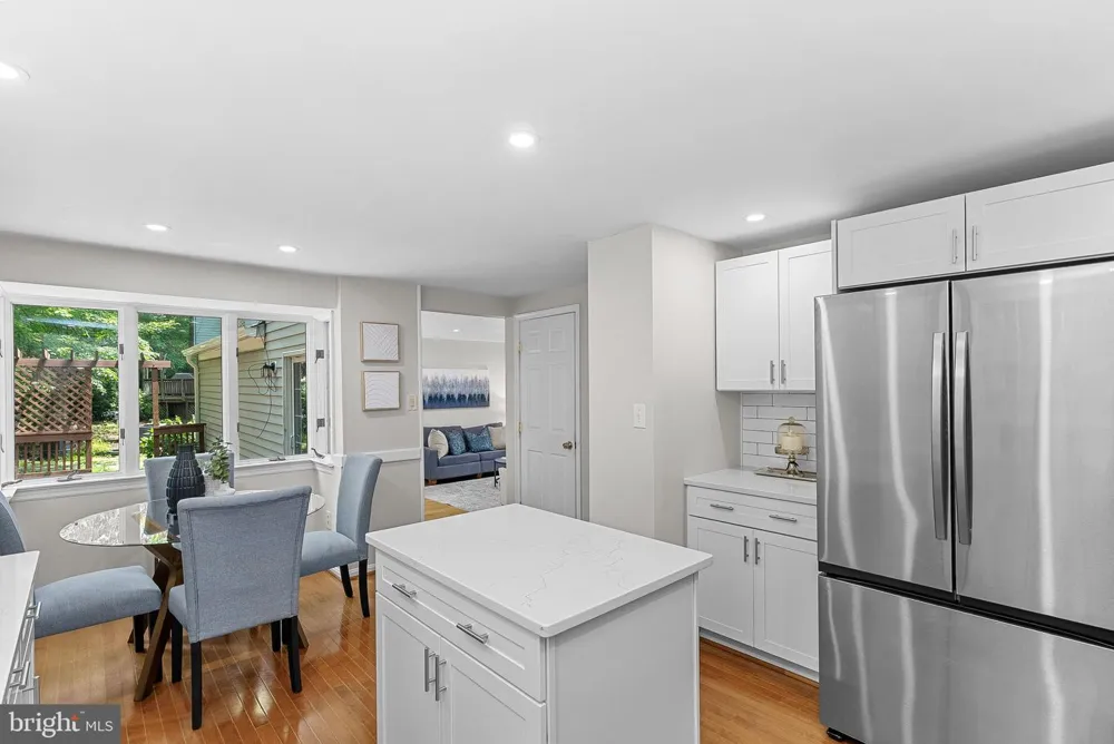 2284 DOSINIA COURT Reston, VA 20191