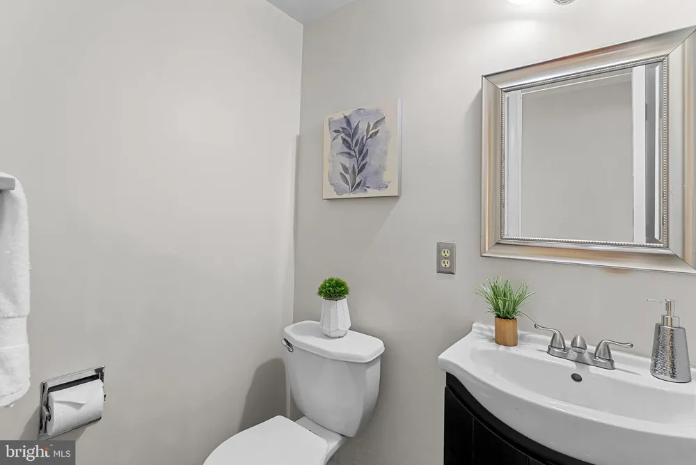 2284 DOSINIA COURT Reston, VA 20191